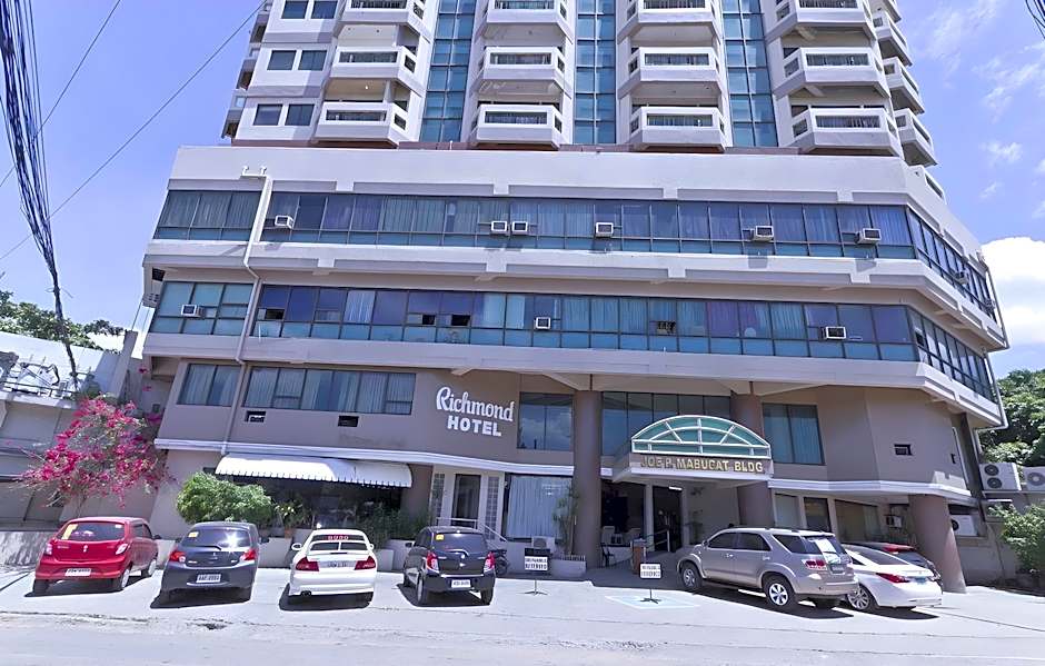 Richmond Plaza Hotel