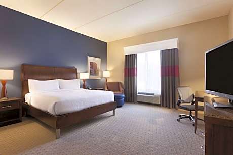 King Room with Roll-In Shower - Mobility/Hearing Accessible