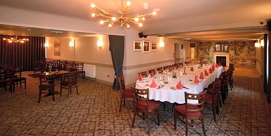 Elphinstone Hotel