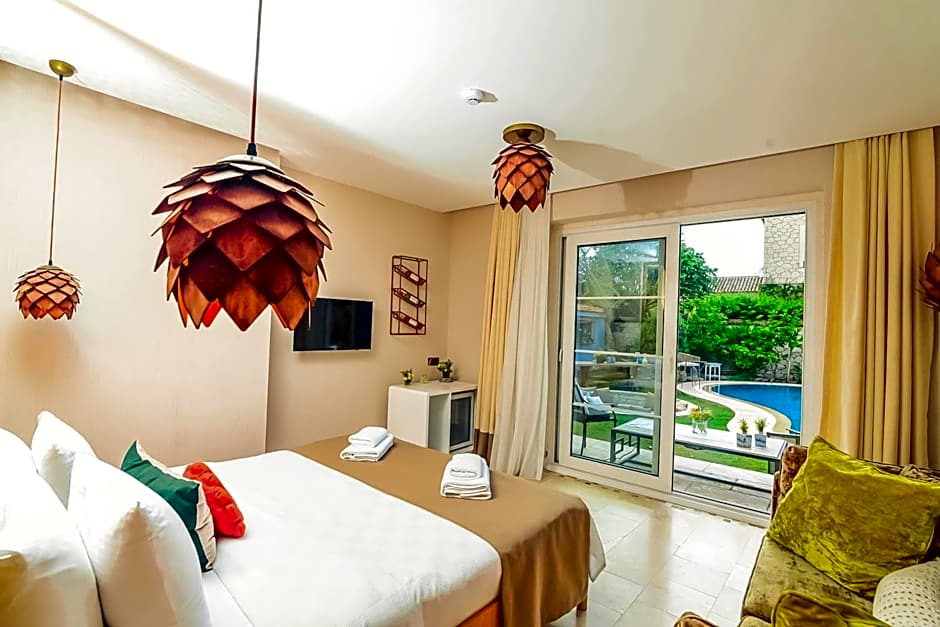 ZEYHOUSE ALACATI