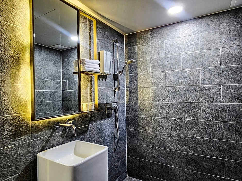 Hound Hotel Suncheon station