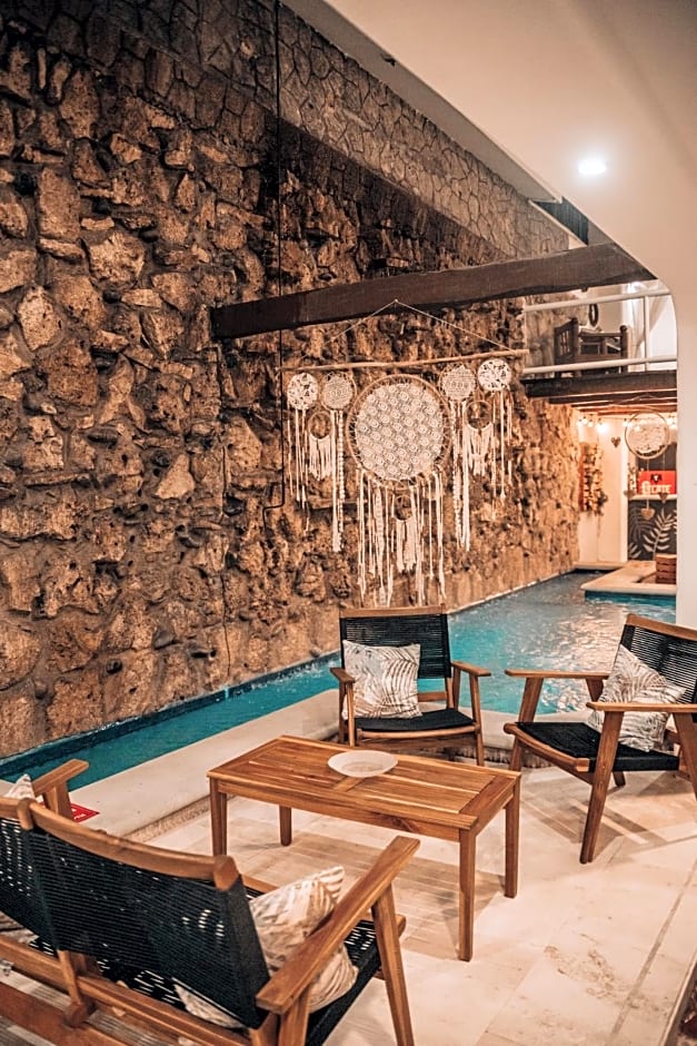 Ahava Hotel
