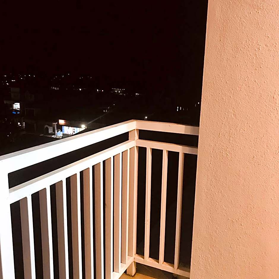 Photo 1 of 5 of Balcony