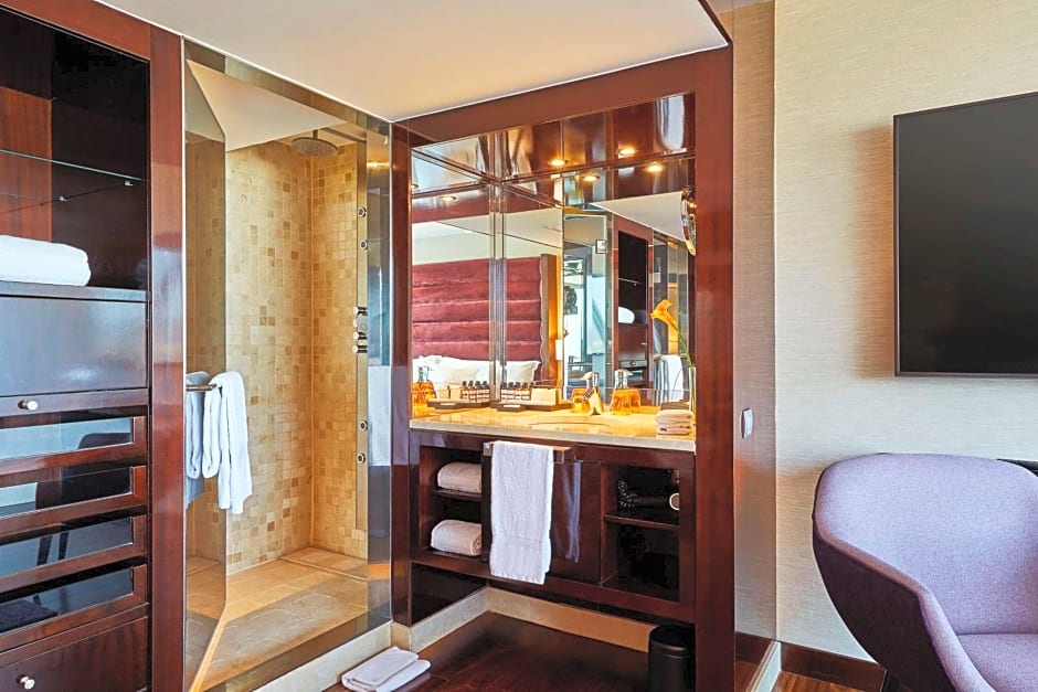 Hyatt Regency Barcelona Tower