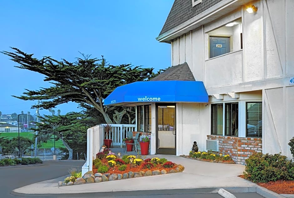 Motel 6 Monterey - Marina