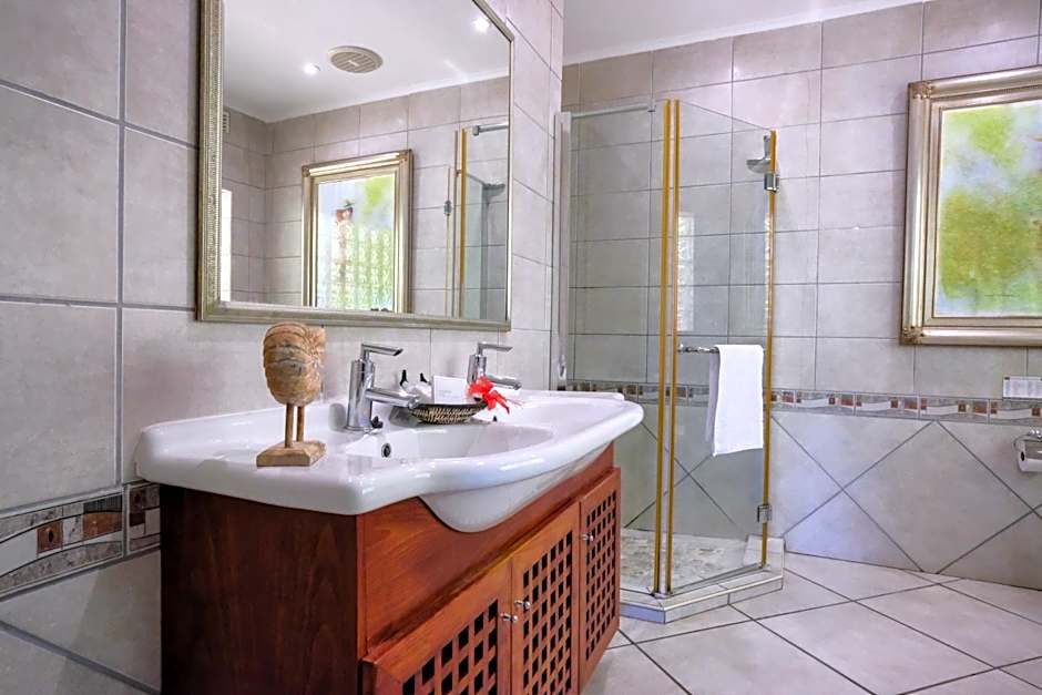 Whalesong Guest House