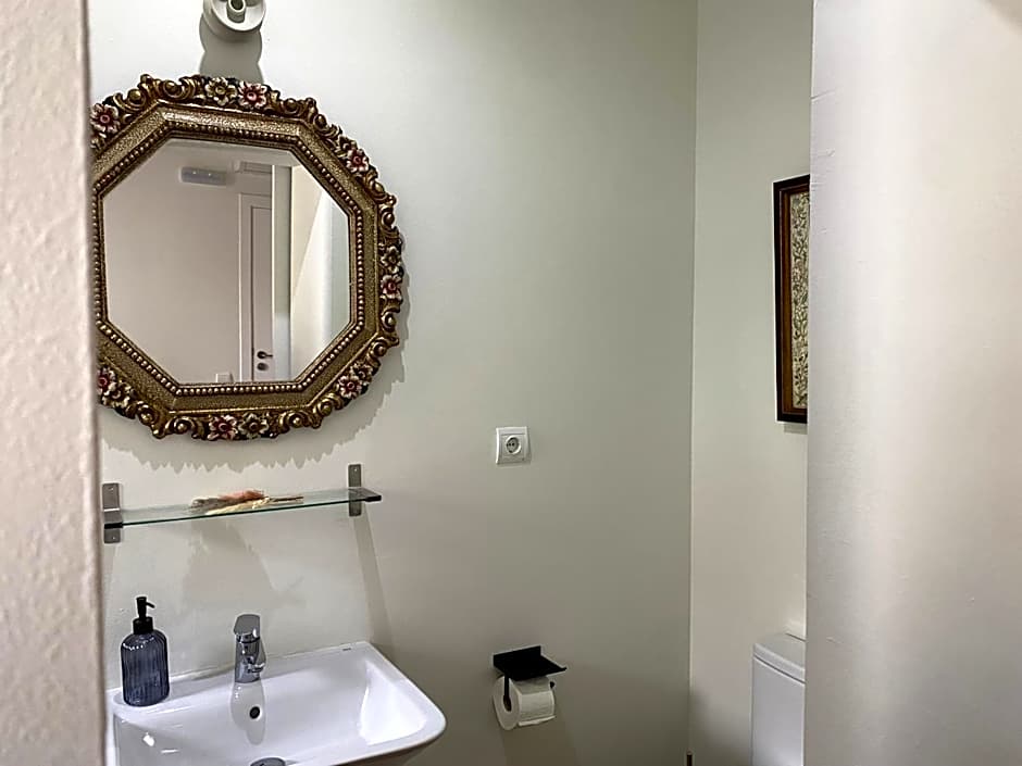 Les Filles (antiga Fonda de la Parra)