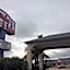 Camelot Inn &amp; Suites Highway 290/NW Freeway
