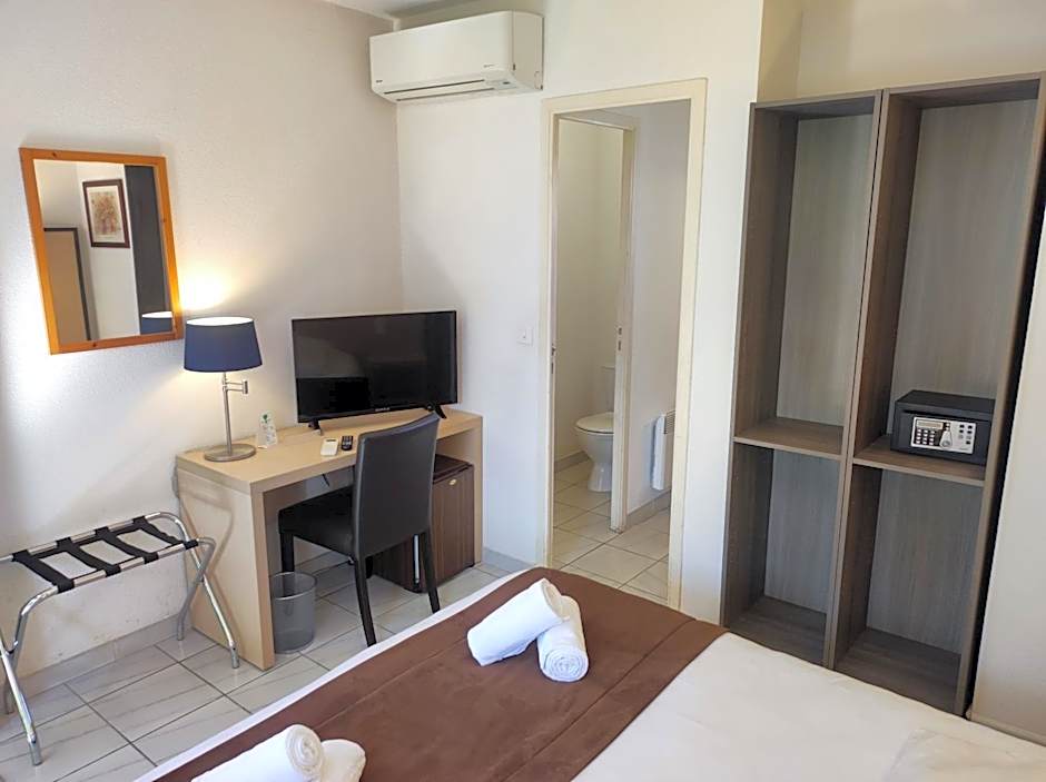 Hôtel et Appart'Hôtel Le Relais Du Val D'Orbieu