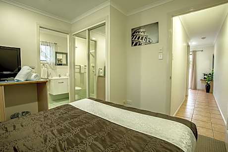 2 Bedroom