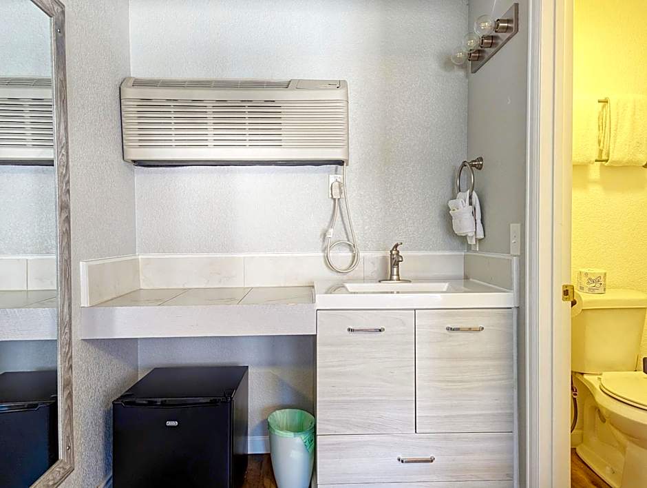 The Fountain Creek Inn of Manitou Springs