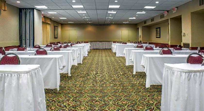 Lifestyle Inn Cedar Falls