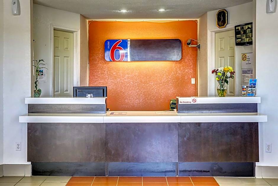 Motel 6-Dickson, TN