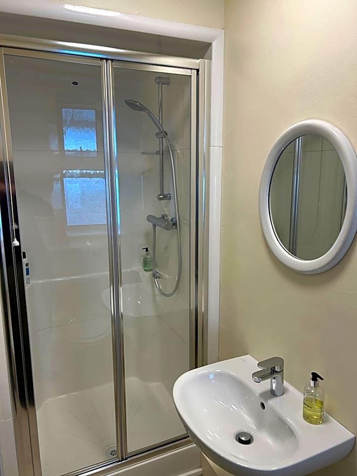 Oakwood Bed and Breakfast Heathrow