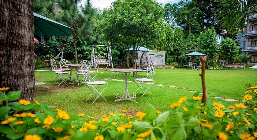 Hotel Crown Himalayas