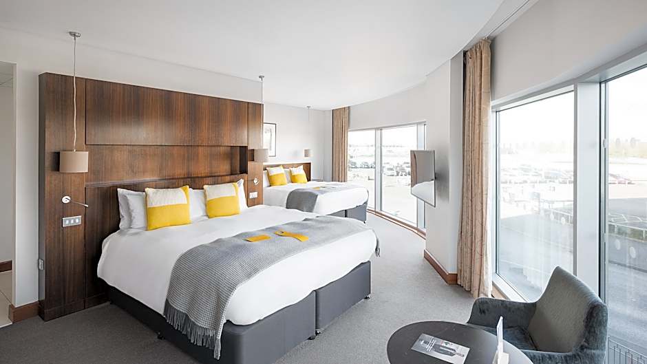 Photo 1 of 4 of Grand 1 King Bed and 1 Queen Bed