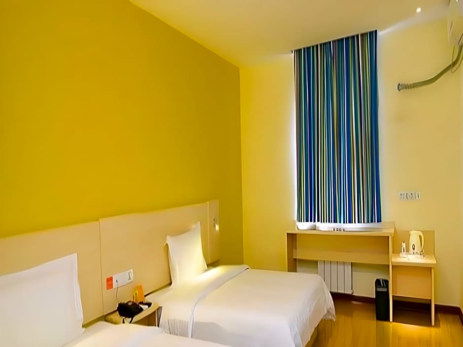 7 Days Inn Luoyang Lijingmen Scenic Spot Shizi Street