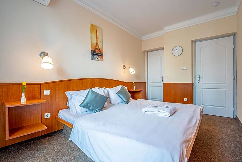Korona Panzio Budapest