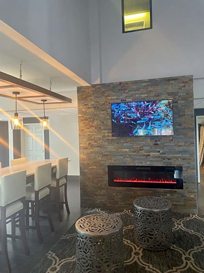 La Quinta Inn & Suites by Wyndham Pasadena