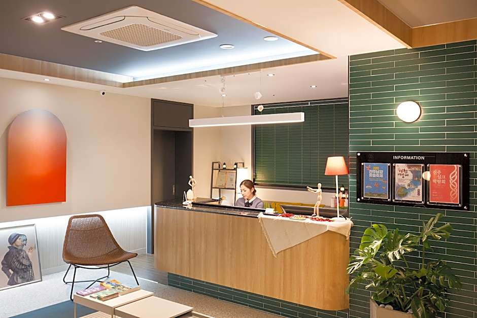 Brown Dot Hotel Chungmugong