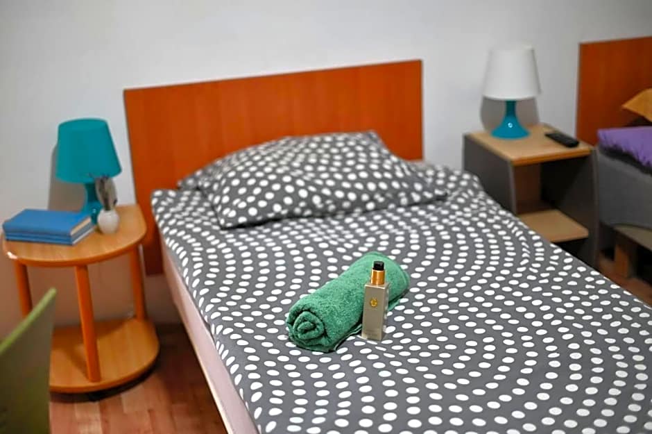 KWT Hostel Nowogard - Self Check-In - Wejscie na KOD