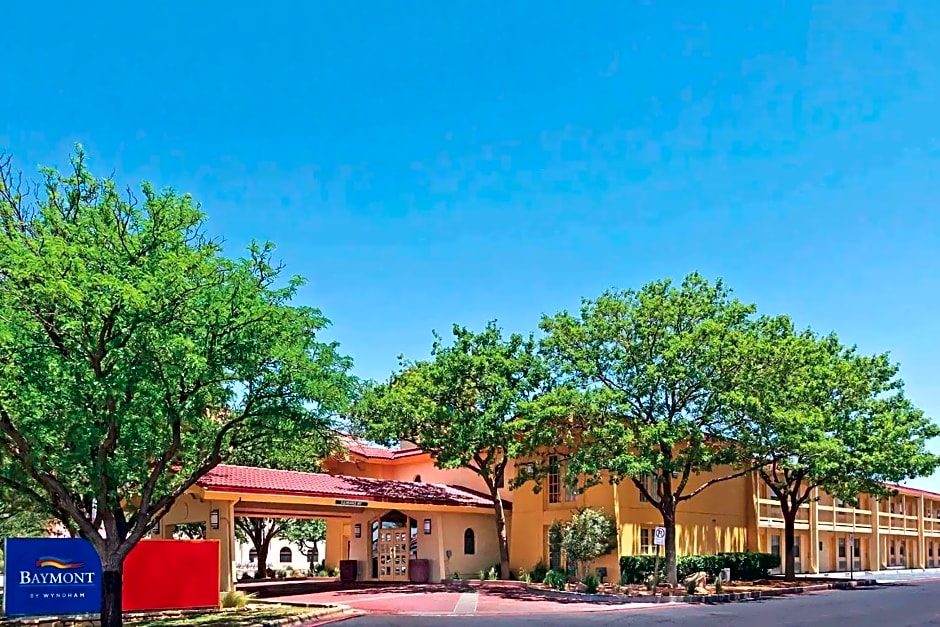 Baymont by Wyndham Lubbock - Downtown Civic Center