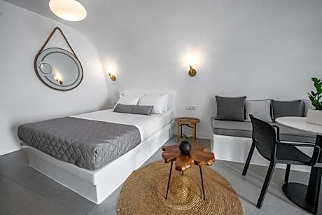 Standard Cave Villa with Hot Tub and Caldera view