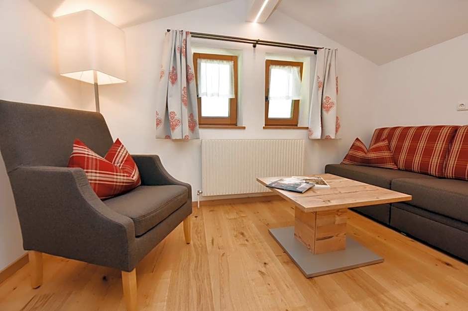 Gasthaus & Pension Alphorn