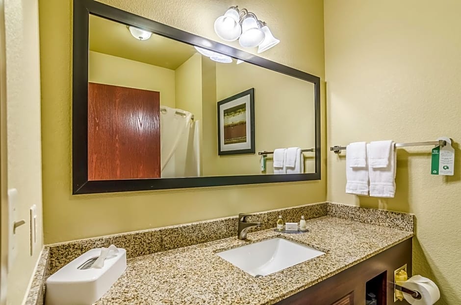 Cobblestone Hotel & Suites - McCook