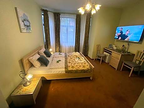 Quadruple Room with Private Bathroom