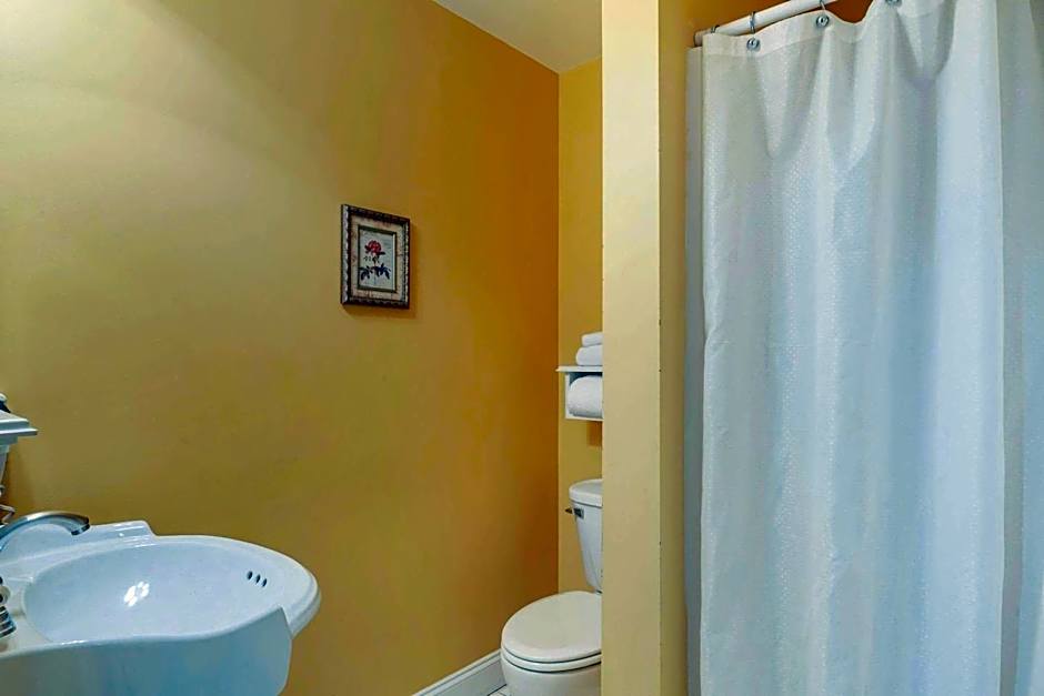 Essex Street Inn & Suites, Ascend Hotel Collection