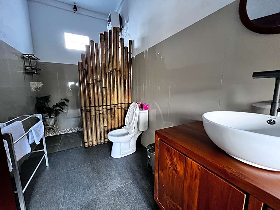 Ume Dukuh Home Sidemen