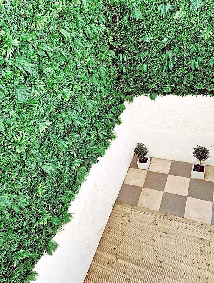 Upper Rock Brighton – Guest House