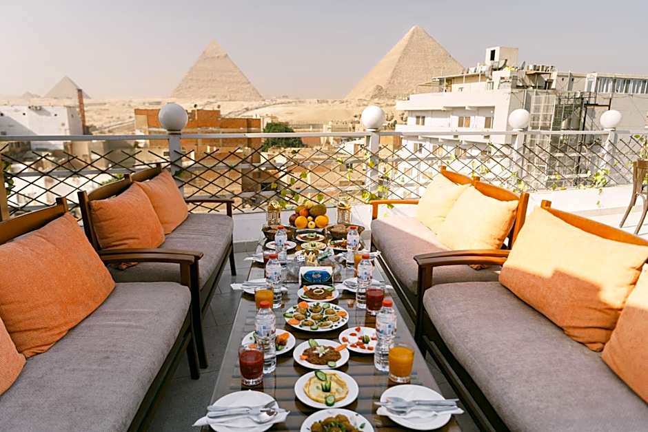 Jimmy Pyramids Hotel