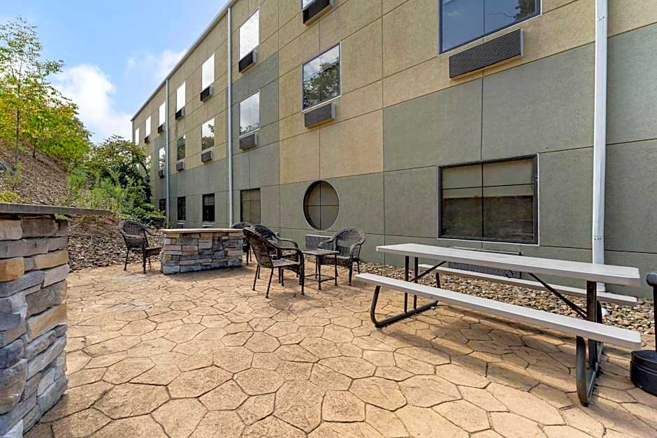 Comfort Suites Monaca