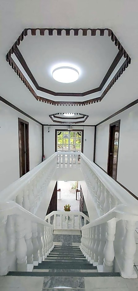 The Victorian by Stevrena Accommodations