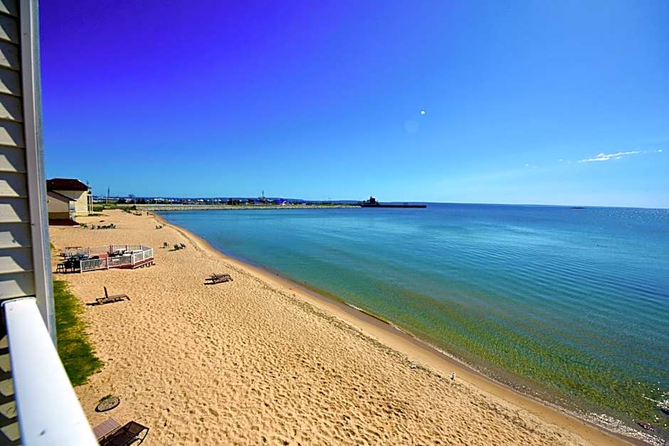 Hamilton Inn Select Beachfront Mackinaw City