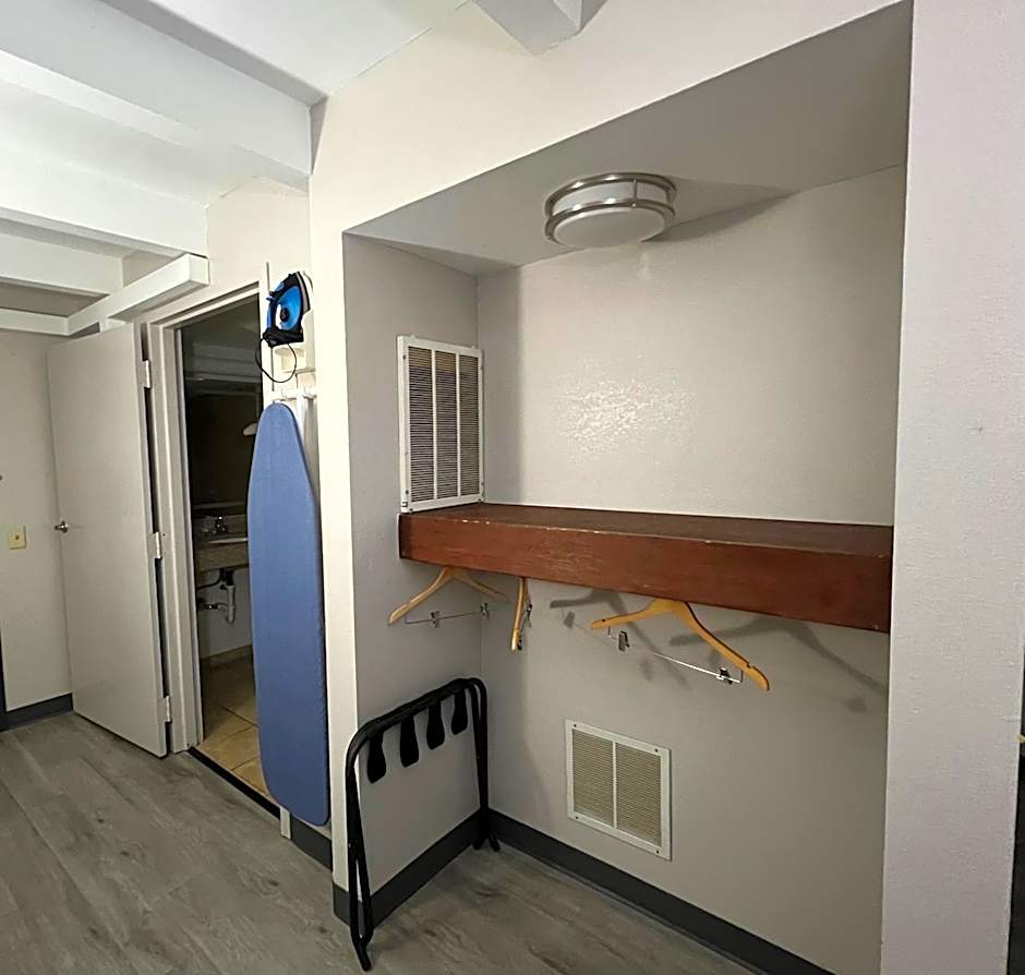 Country Inn & Suites by Radisson, Battle Creek, MI