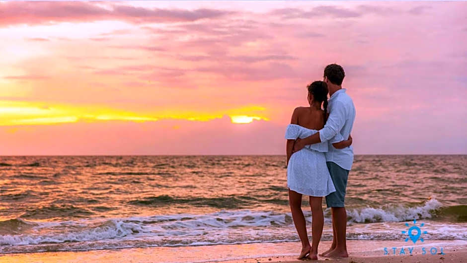 New Studio - Hollywood Beach Bliss for 2