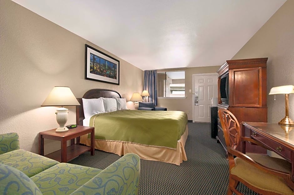 Travelodge by Wyndham New Orleans Harvey Hotel