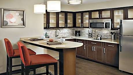 2 Queen 1 Bedroom Suite Mobility Accessible Tub