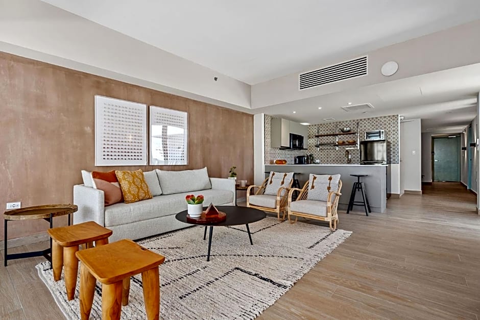 HiBird- Apartment and Suites Hotel