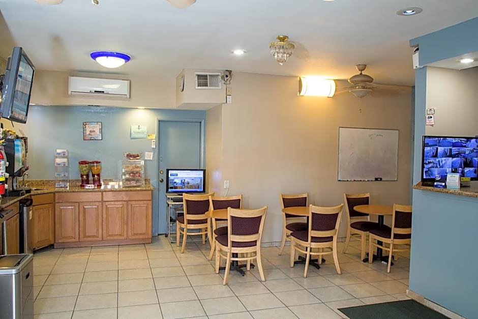 Townhouse Inn and Suites