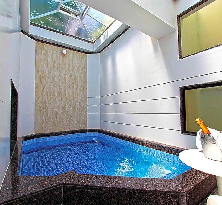 BAMBINA HOTEL -Adultos Somente