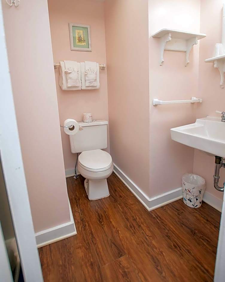 Terrace Inn and 1911 Restaurant