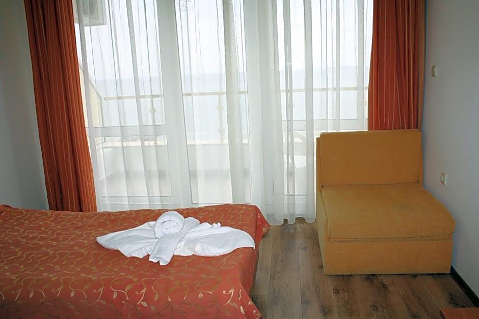 Iris Beach Hotel