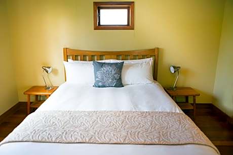 Cottage with Kitchenette