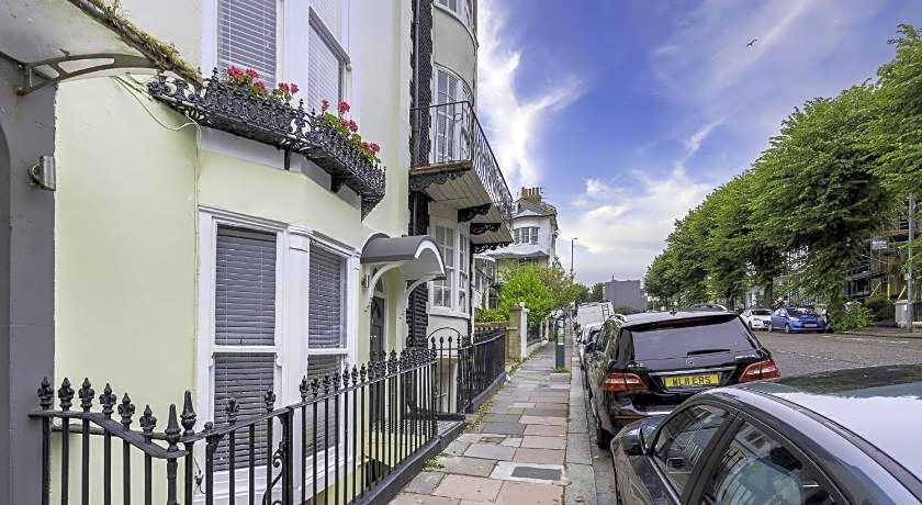 Upper Rock Brighton – Guest House