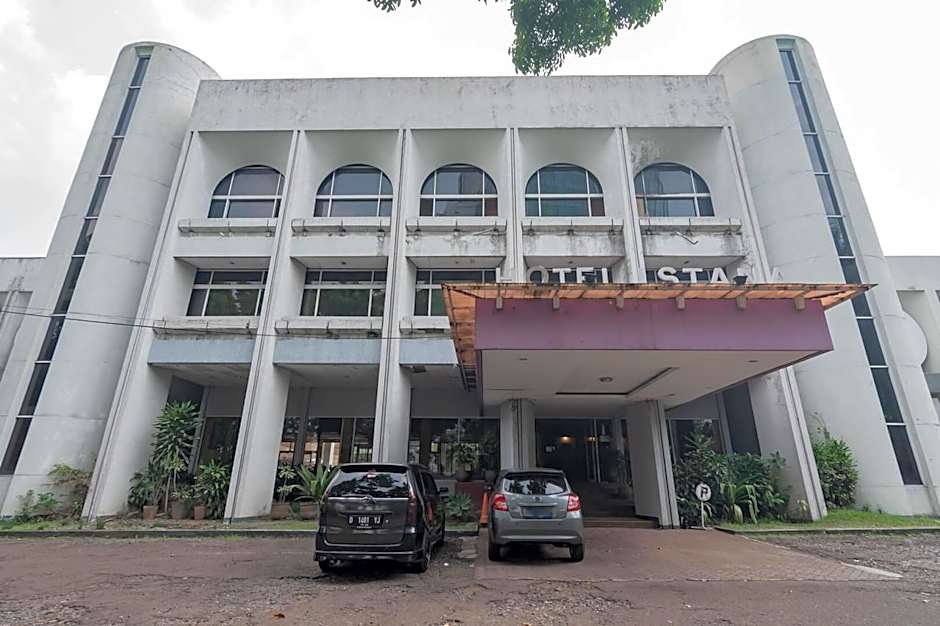 Istana Hotel Bandung Mitra RedDoorz