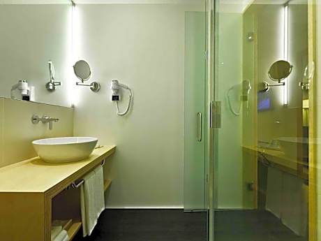 Standard Twin Room - Non-Smoking